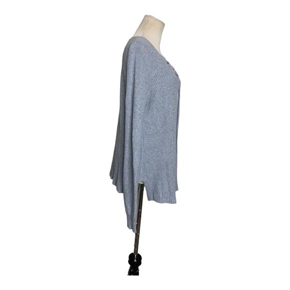 Old Navy long sleeves gray lace up top size Small - Picture 9 of 9